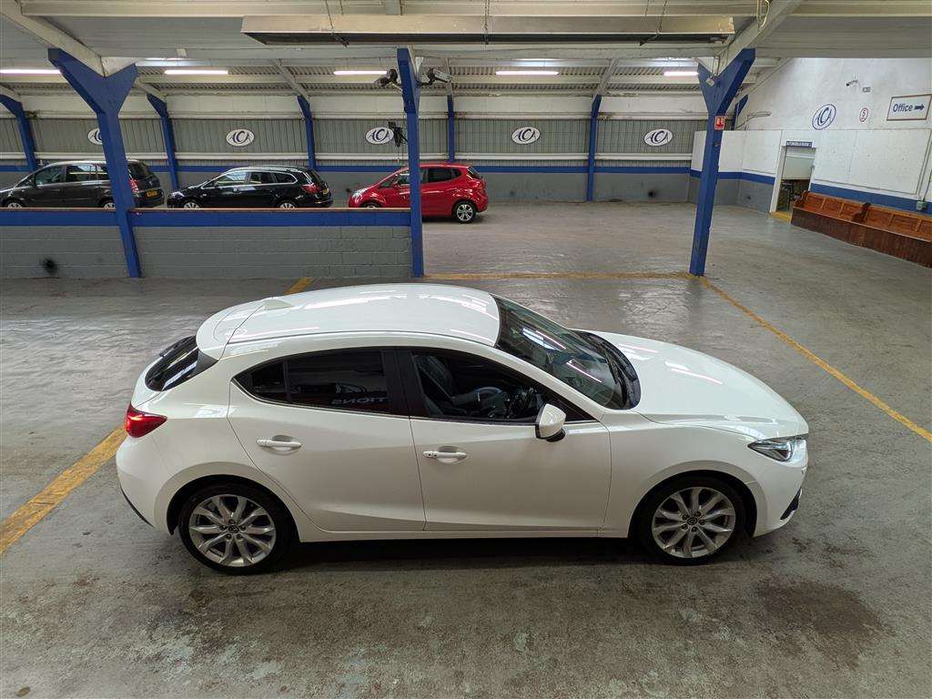 <p>2015 MAZDA 3 SPORT NAV D</p>