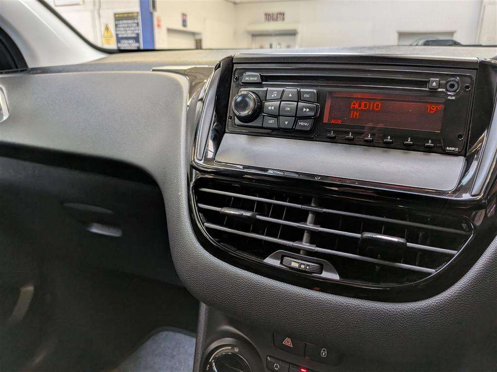 <p>2013 PEUGEOT 208 ACCESS PLUS HDI</p>