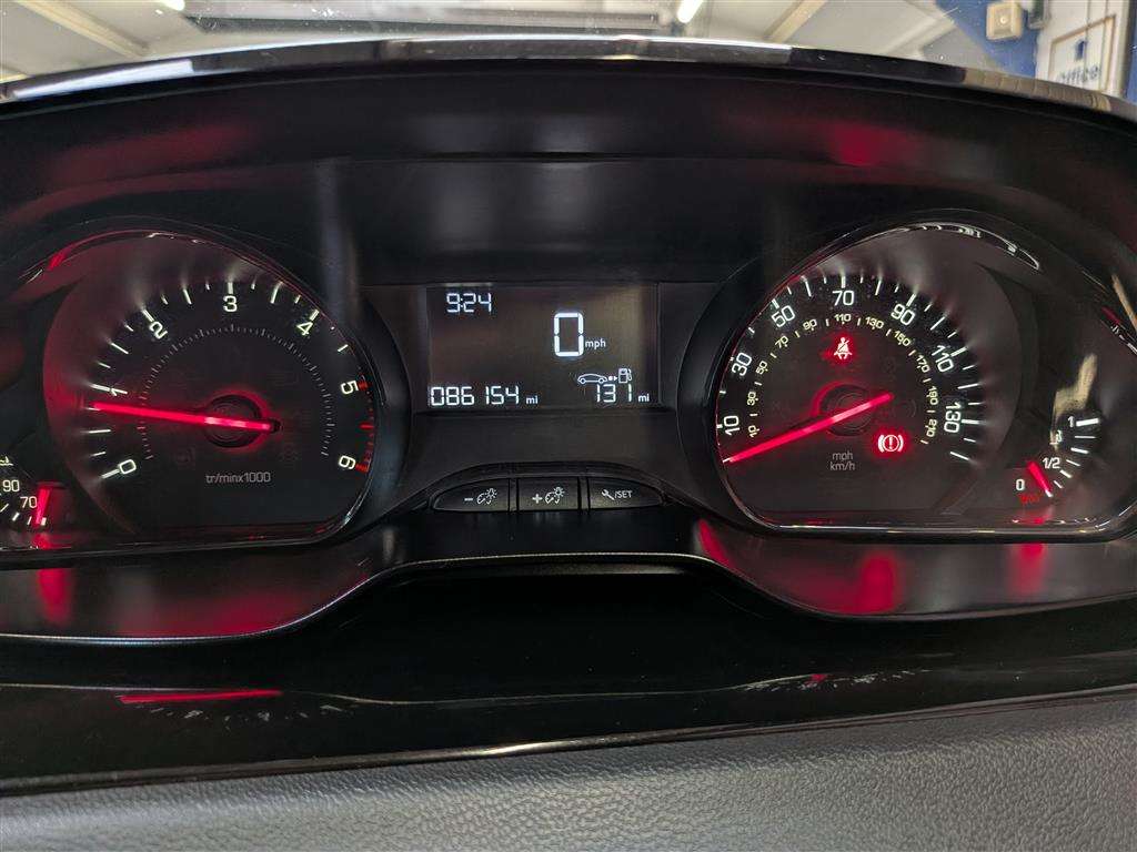 <p>2013 PEUGEOT 208 ACCESS PLUS HDI</p>