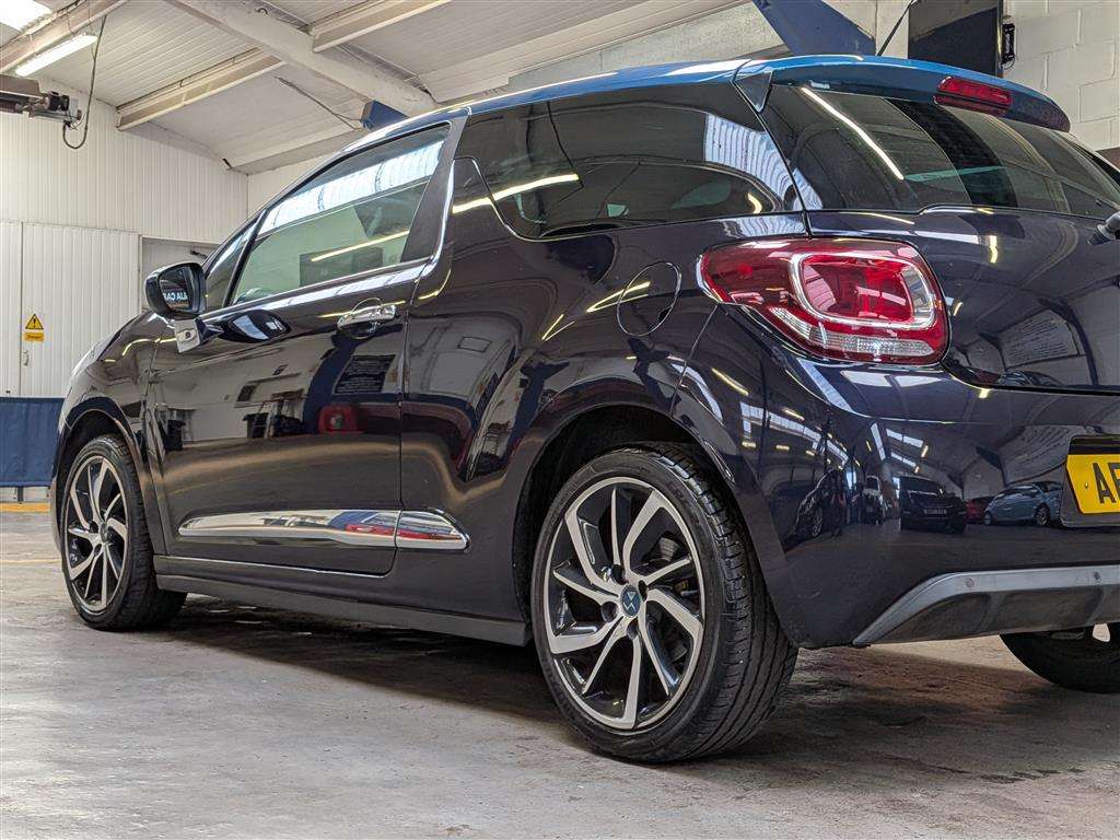 <p>2016 DS DS3 DSTYLE NAV PURETECH S</p>