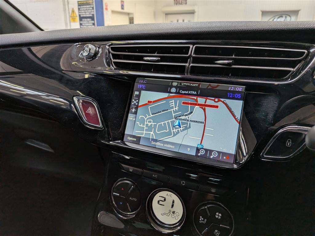 <p>2016 DS DS3 DSTYLE NAV PURETECH S</p>