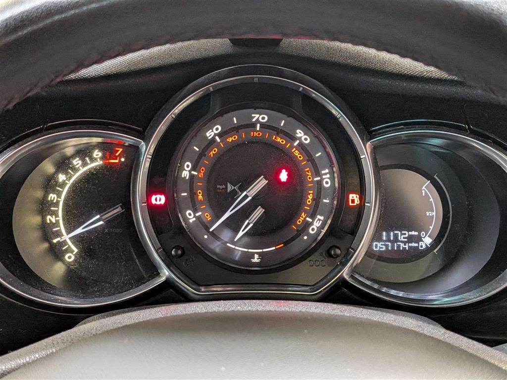 <p>2016 DS DS3 DSTYLE NAV PURETECH S</p>