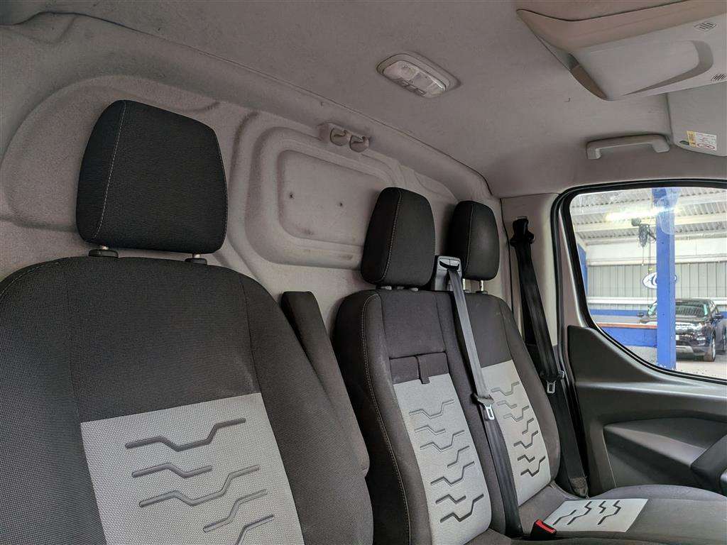 <p>2016 FORD TRANSIT CUSTOM 270 LIMITE</p>