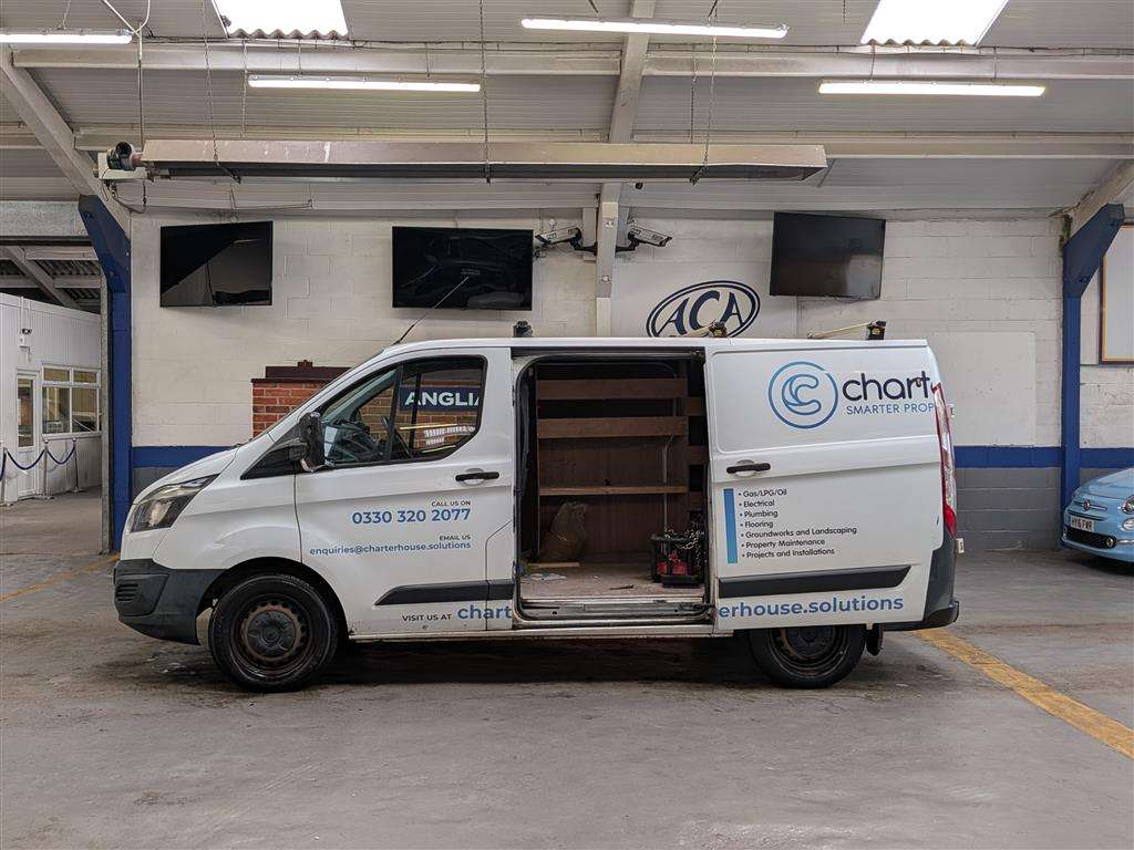<p>2015 FORD TRANSIT CUSTOM 270 ECO-TE</p>