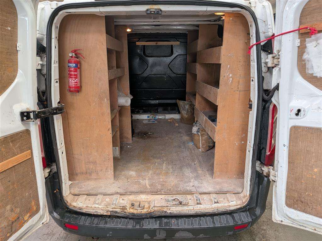 <p>2015 FORD TRANSIT CUSTOM 270 ECO-TE</p>