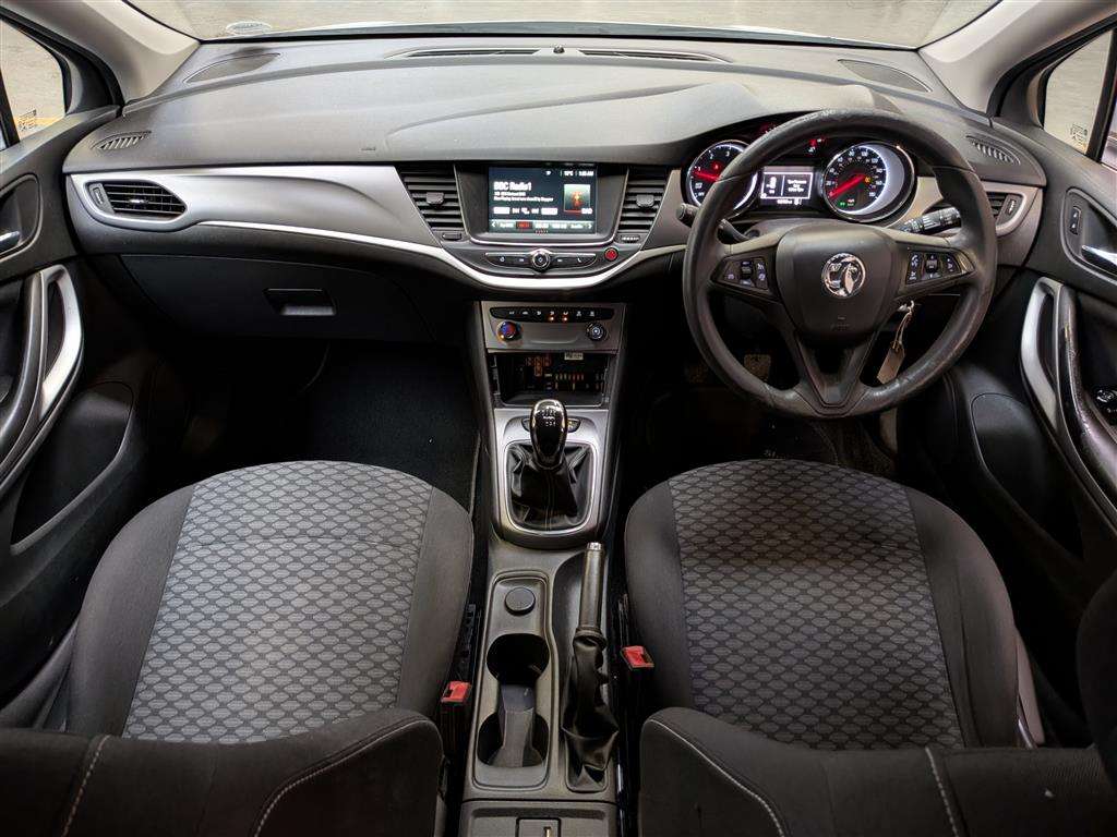 <p>2017 VAUXHALL ASTRA DESIGN CDTI S/S</p>