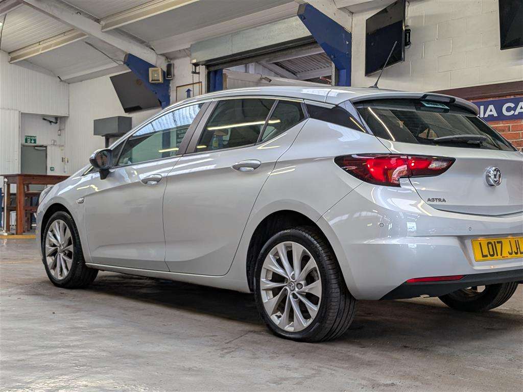 <p>2017 VAUXHALL ASTRA DESIGN CDTI S/S</p>