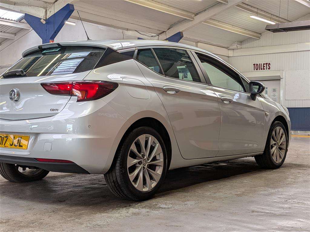 <p>2017 VAUXHALL ASTRA DESIGN CDTI S/S</p>