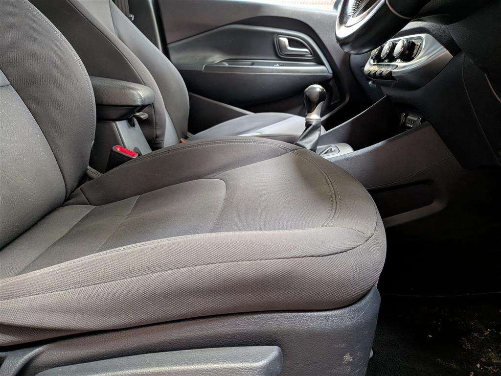 <p>2014 KIA RIO VR7</p>