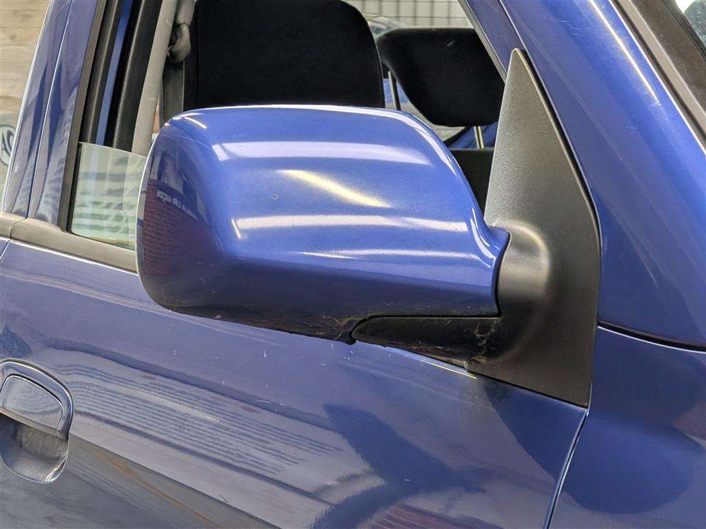 <p>2005 KIA PICANTO LX</p>