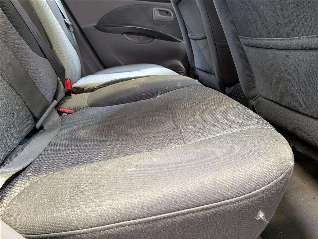 <p>2005 KIA PICANTO LX</p>