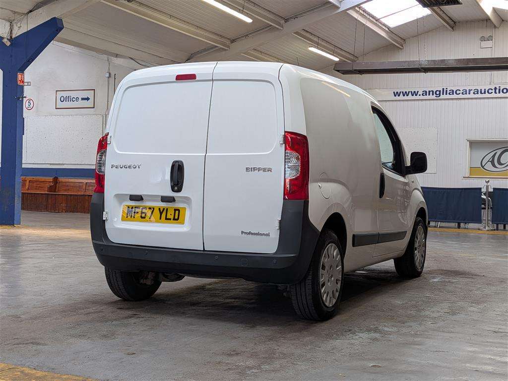 <p>2017 PEUGEOT BIPPER PROFESSIONAL HDI</p>