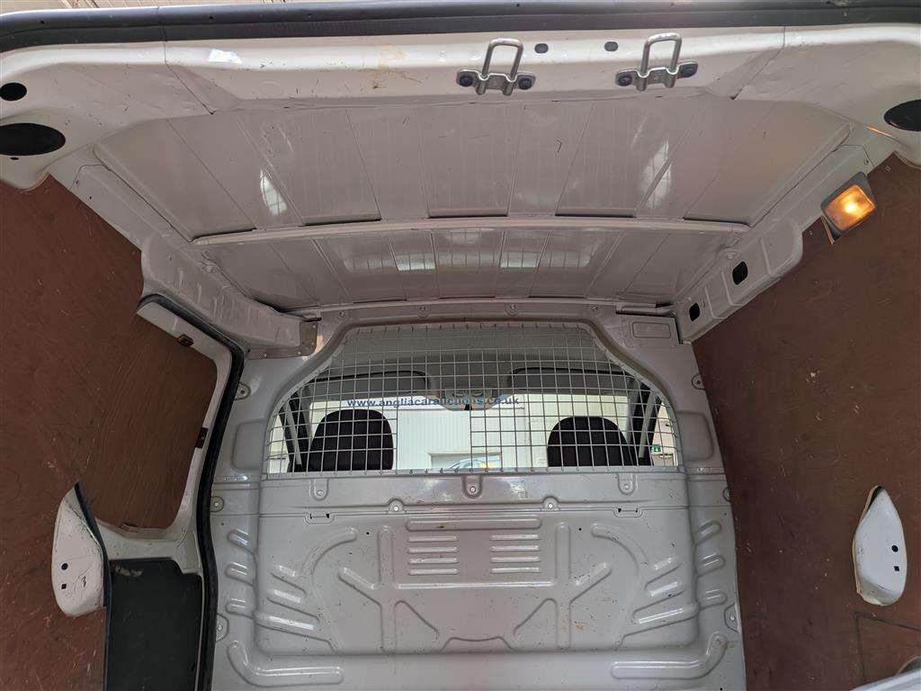 <p>2017 PEUGEOT BIPPER PROFESSIONAL HDI</p>