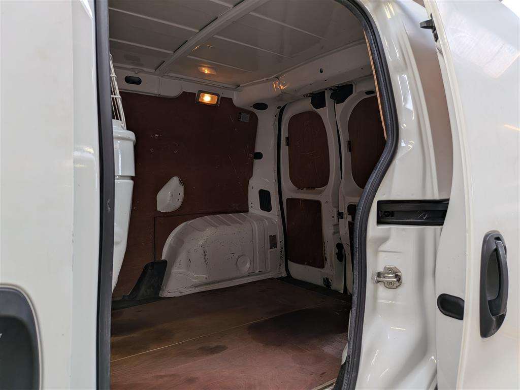 <p>2017 PEUGEOT BIPPER PROFESSIONAL HDI</p>