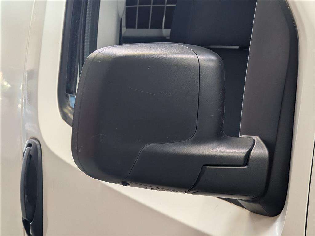 <p>2017 PEUGEOT BIPPER PROFESSIONAL HDI</p>