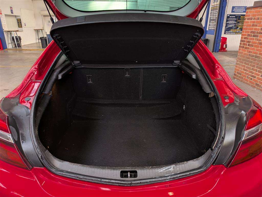 <p>2013 VAUXHALL INSIGNIA SRI</p>