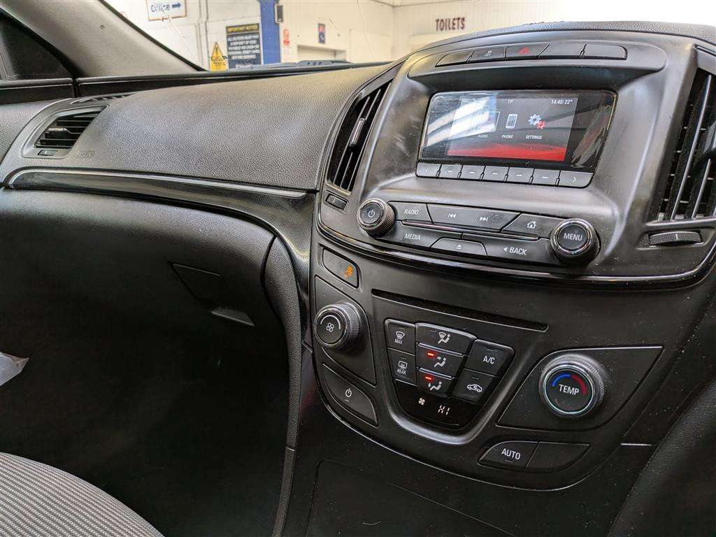 <p>2013 VAUXHALL INSIGNIA SRI</p>