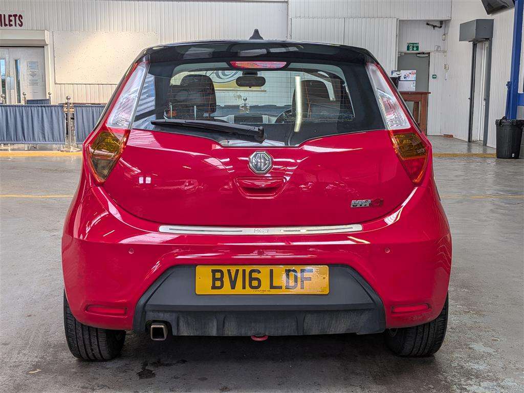 <p>2016 MG 3 STYLE LUX VTI-TECH</p>