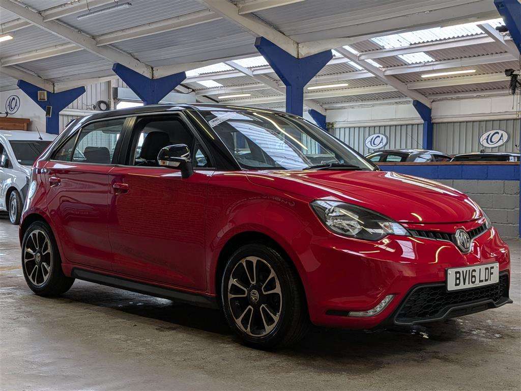 <p>2016 MG 3 STYLE LUX VTI-TECH</p>