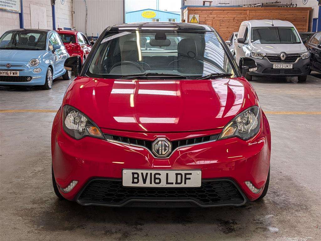 <p>2016 MG 3 STYLE LUX VTI-TECH</p>