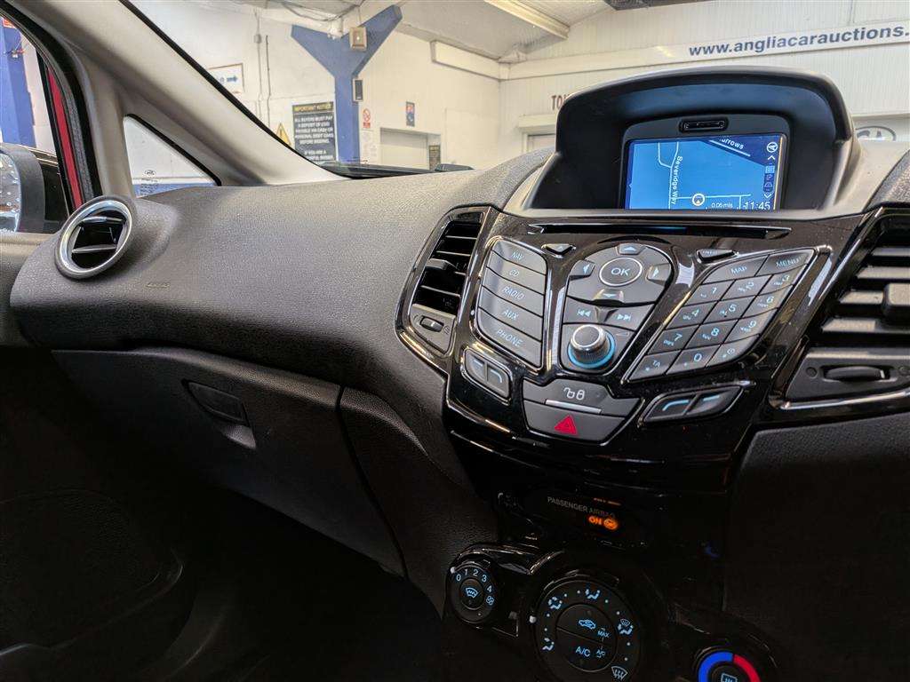 <p>2016 FORD FIESTA ZETEC TURBO</p>