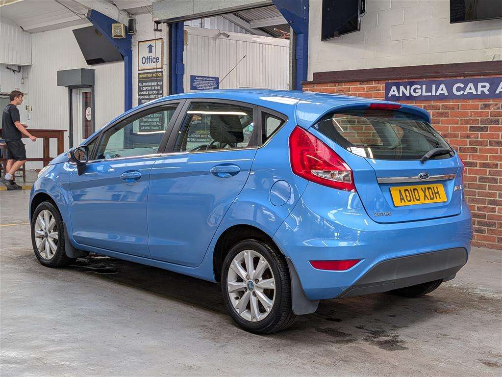 <p>2010 FORD FIESTA ZETEC</p>