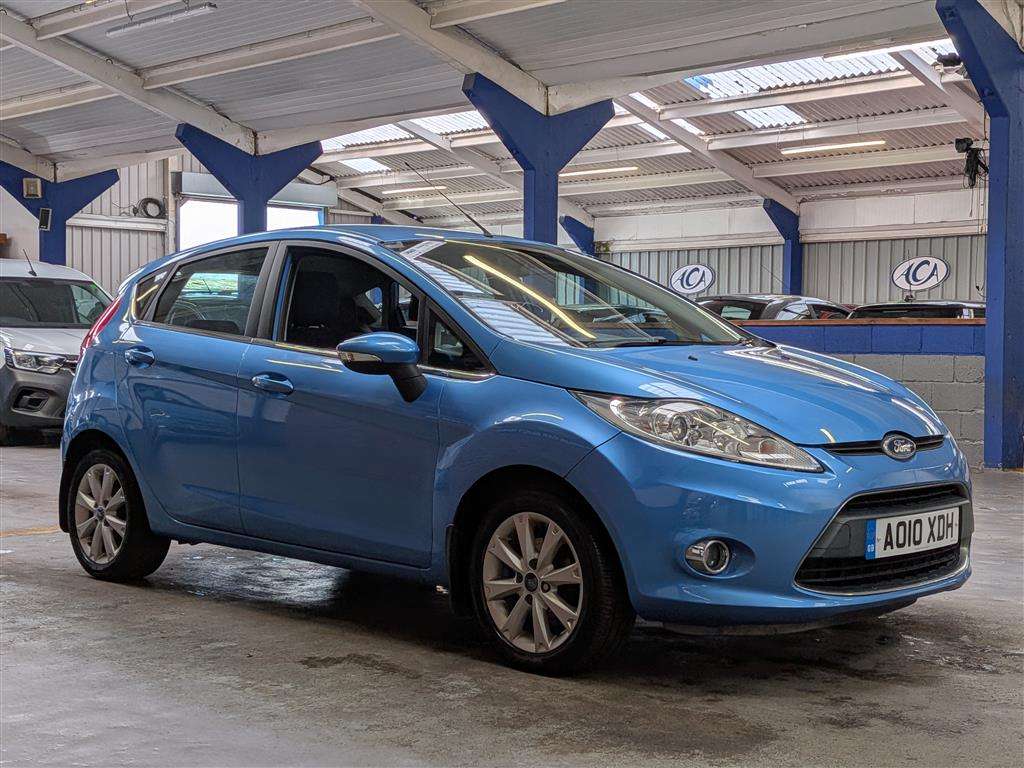 <p>2010 FORD FIESTA ZETEC</p>