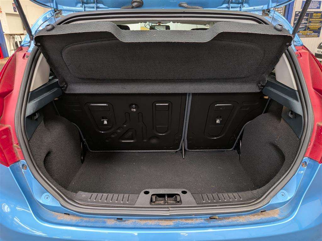 <p>2010 FORD FIESTA ZETEC</p>