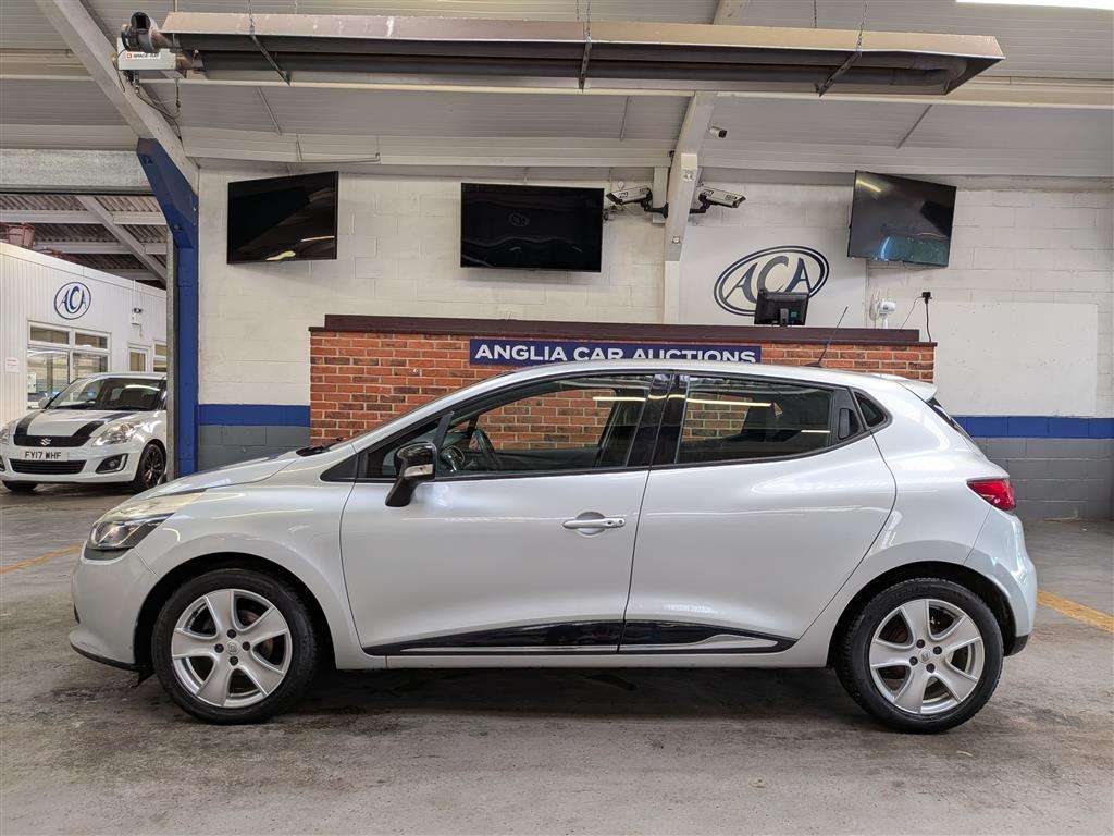 <p>2014 RENAULT CLIO D-QUE M-NAV ENERGY D</p>