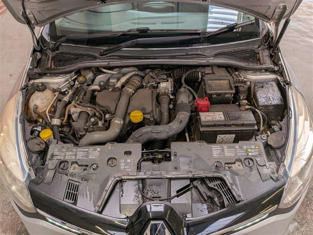<p>2014 RENAULT CLIO D-QUE M-NAV ENERGY D</p>