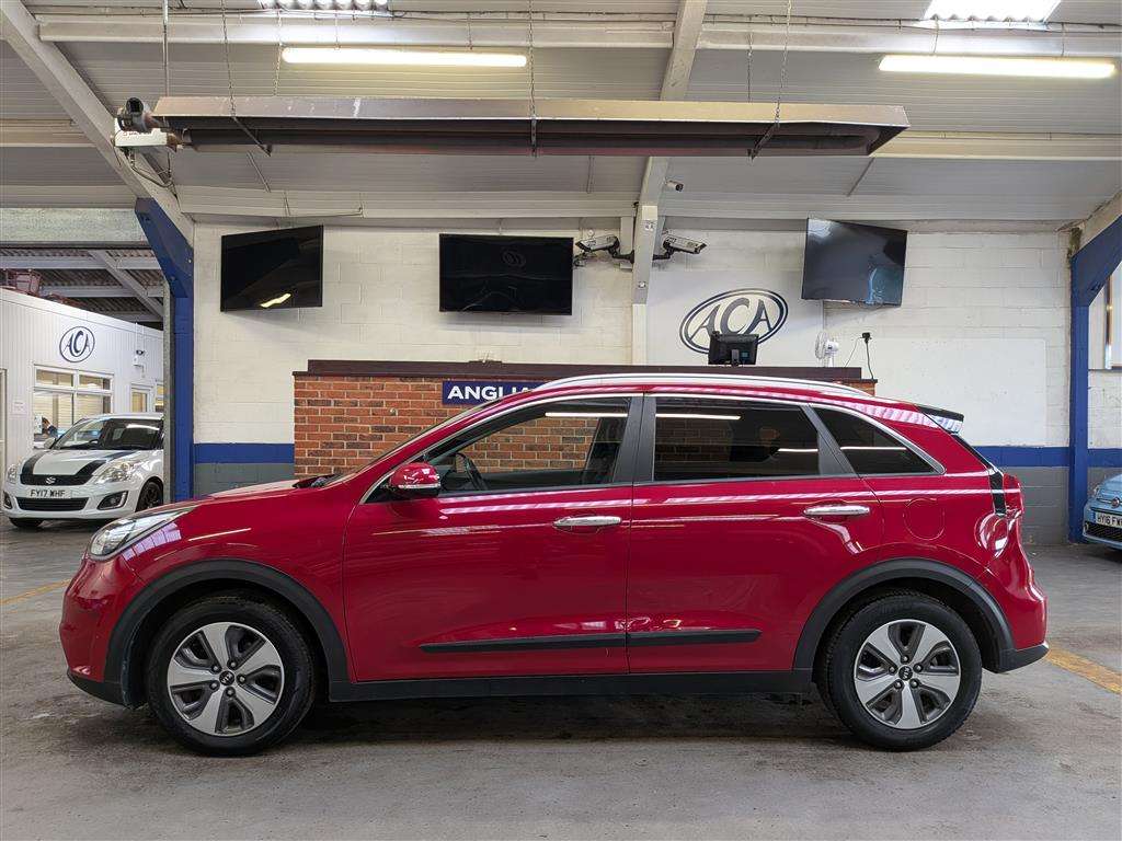 <p>2017 KIA NIRO 2 S-A</p>