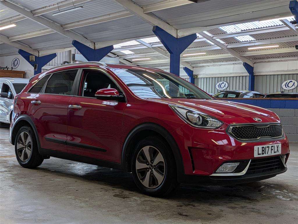 <p>2017 KIA NIRO 2 S-A</p>
