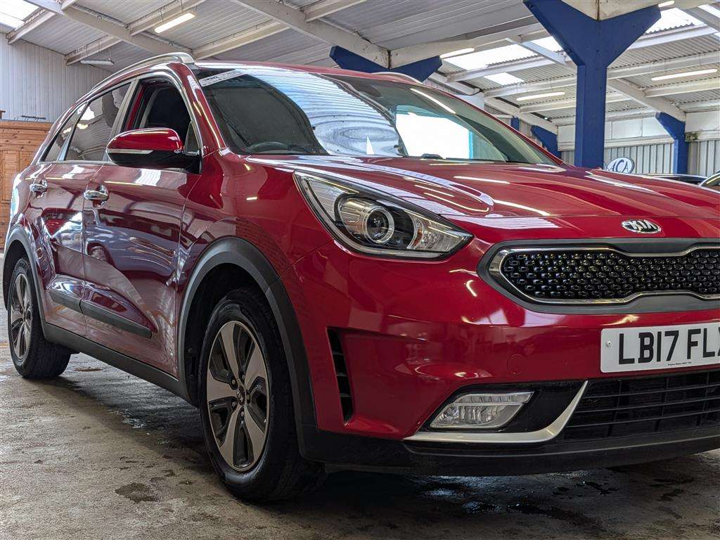<p>2017 KIA NIRO 2 S-A</p>