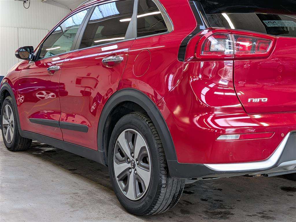 <p>2017 KIA NIRO 2 S-A</p>