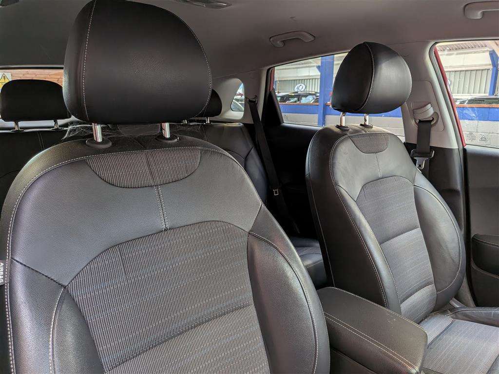 <p>2017 KIA NIRO 2 S-A</p>