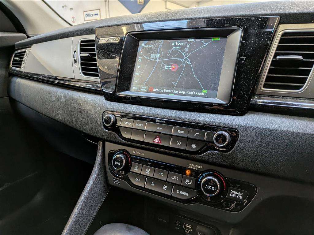 <p>2017 KIA NIRO 2 S-A</p>