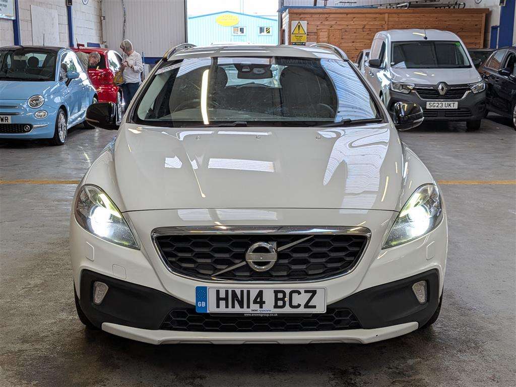 <p>2014 VOLVO V40 CROSS COUNTRY LUX D2</p>