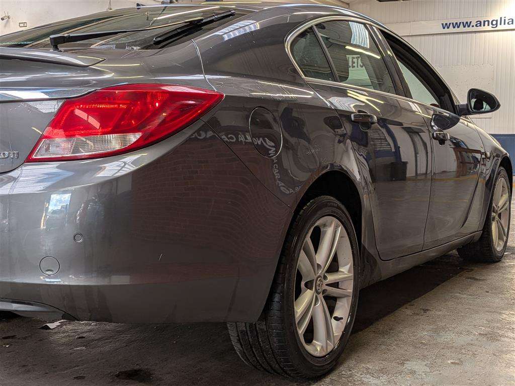 <p>2010 VAUXHALL INSIGNIA SRI 128 CDTI</p>