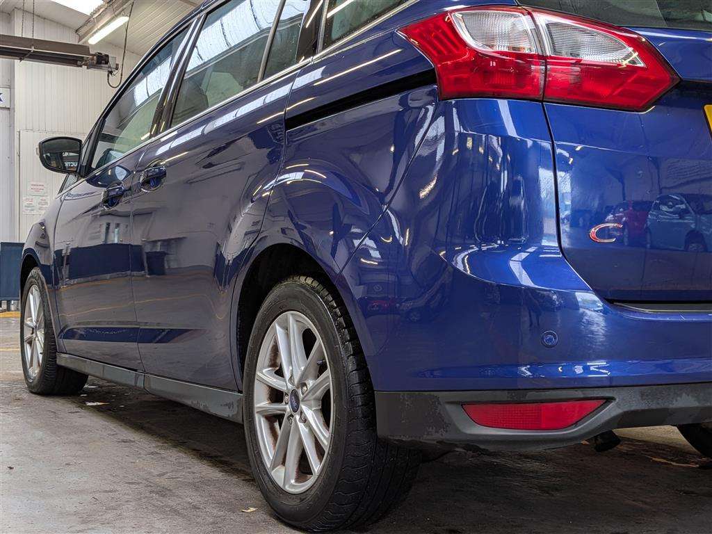 <p>2015 FORD GRAND C-MAX ZETEC TDCI</p>