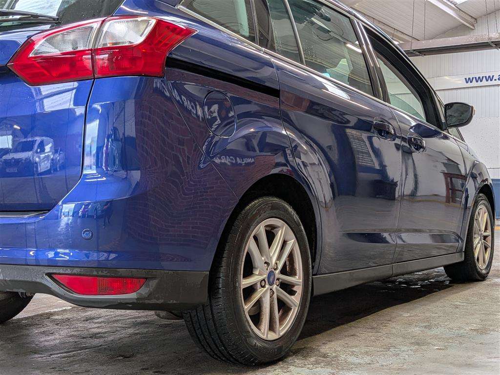 <p>2015 FORD GRAND C-MAX ZETEC TDCI</p>