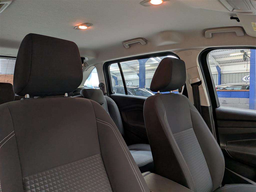 <p>2015 FORD GRAND C-MAX ZETEC TDCI</p>
