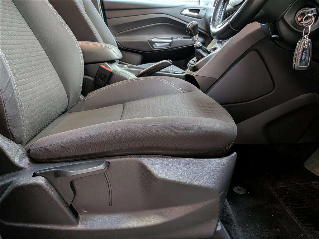 <p>2015 FORD GRAND C-MAX ZETEC TDCI</p>