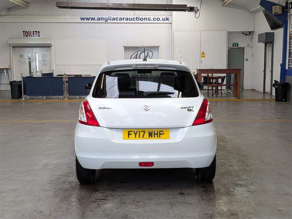 <p>2017 SUZUKI SWIFT SZ-L</p>