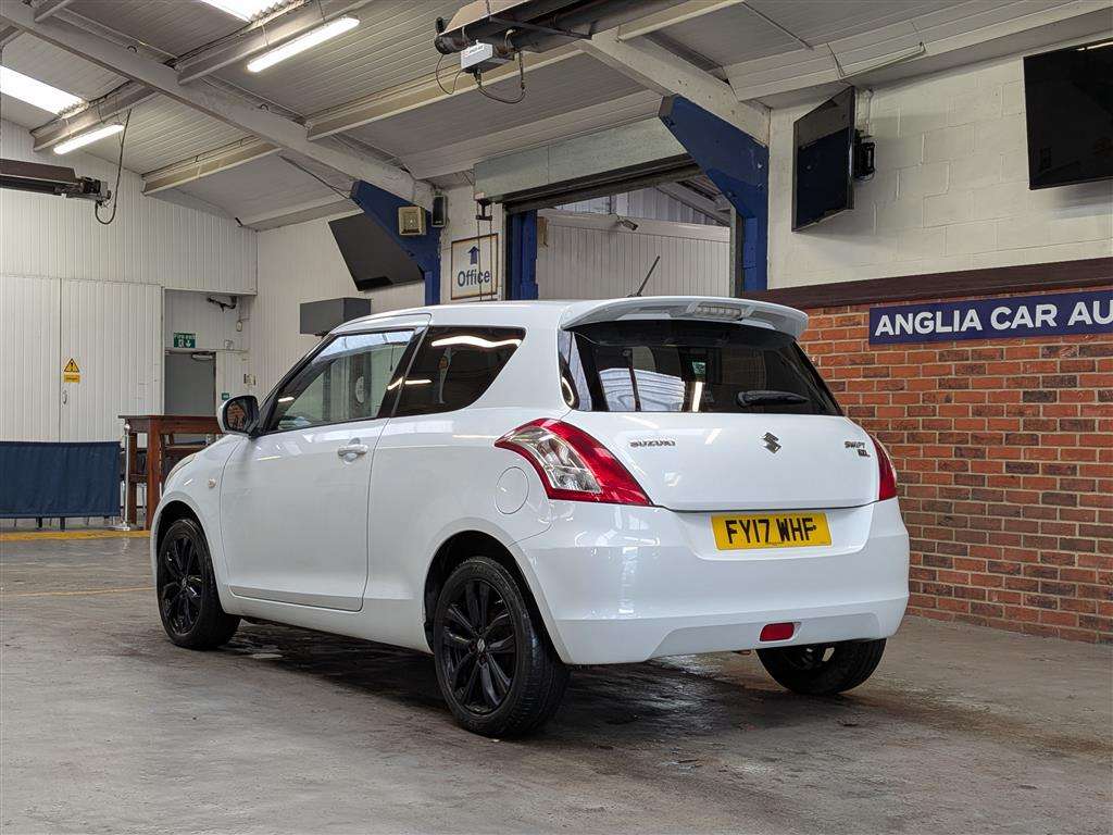 <p>2017 SUZUKI SWIFT SZ-L</p>