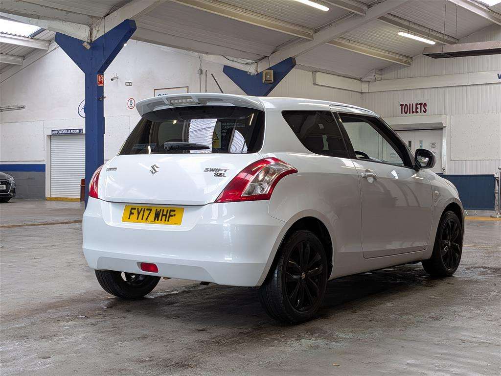 <p>2017 SUZUKI SWIFT SZ-L</p>