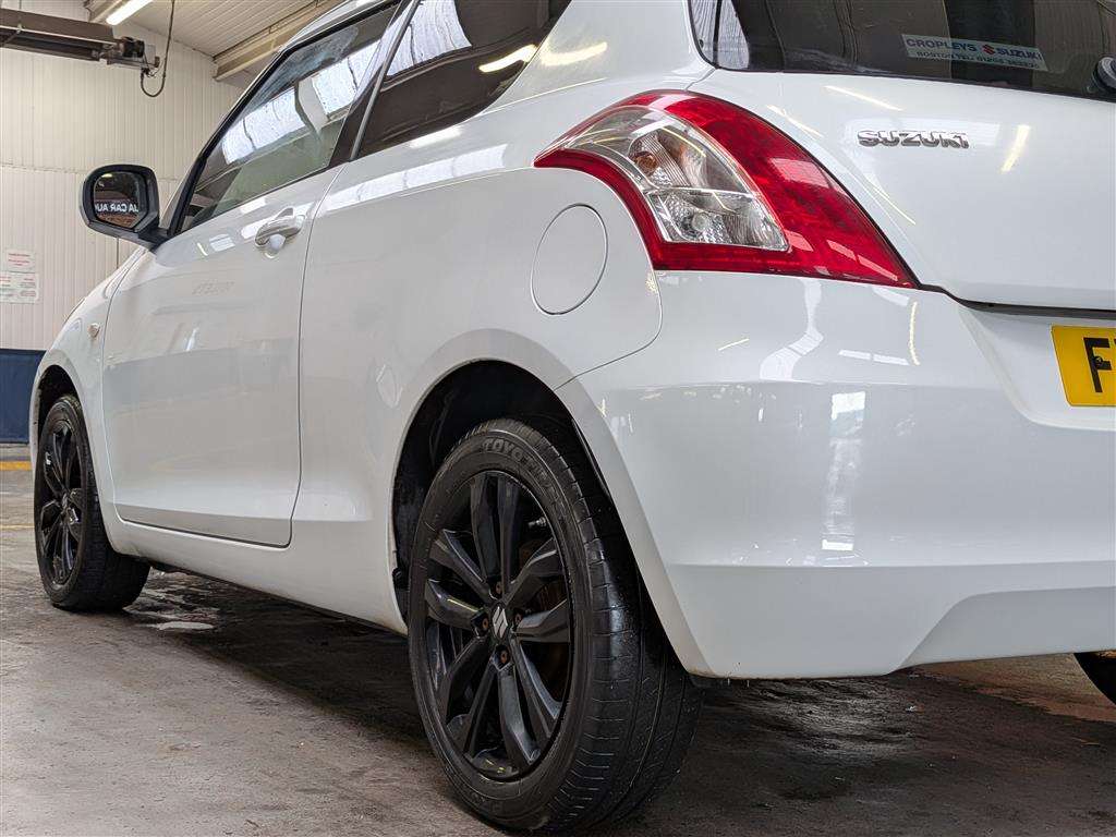 <p>2017 SUZUKI SWIFT SZ-L</p>