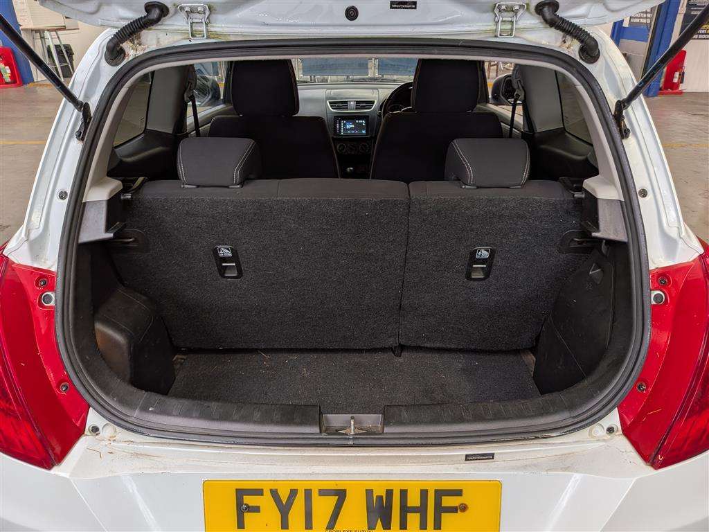 <p>2017 SUZUKI SWIFT SZ-L</p>