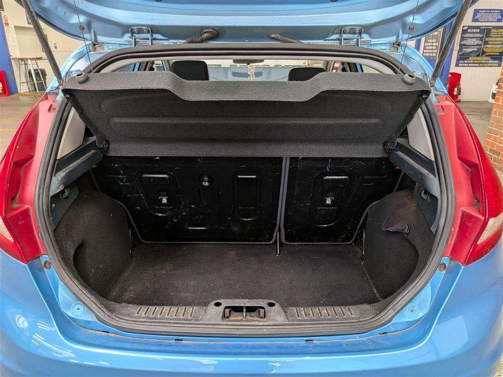 <p>2011 FORD FIESTA ZETEC</p>