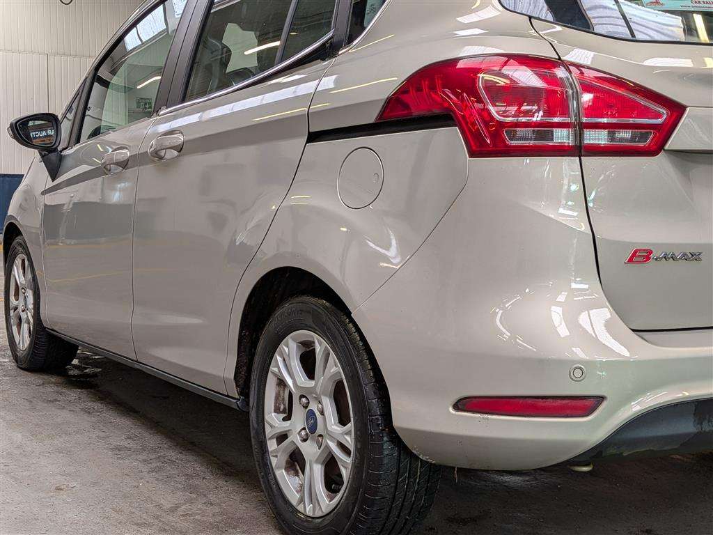<p>2014 FORD B-MAX ZETEC TDCI</p>