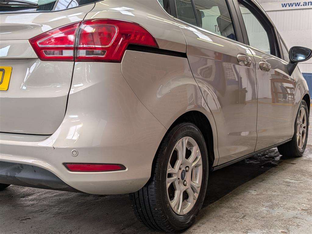<p>2014 FORD B-MAX ZETEC TDCI</p>